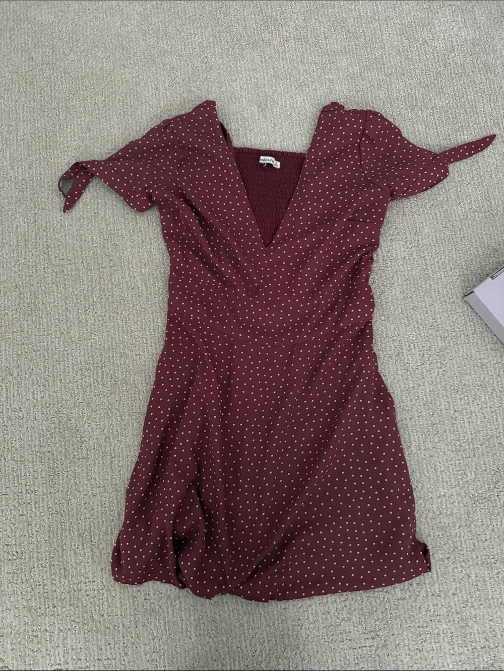 Polka Dot V-Neck Short Sleeve Dress in Burgundy